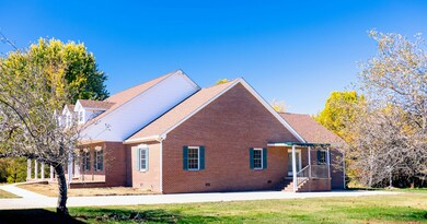 220 Old Highway 18 unit 220, Tennessee Ridge, TN 37178 - photo 5