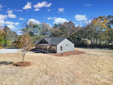 230 E Doc Garris Rd, Lancaster, SC 29720 - photo 4