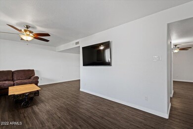 07-Entry & Living Room