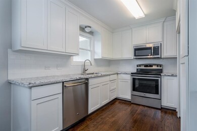 413 Carrell St, Tomball, TX 77375 - photo 2