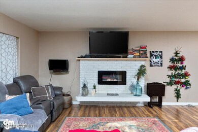 06-Living Room Unit 1 MS_1690