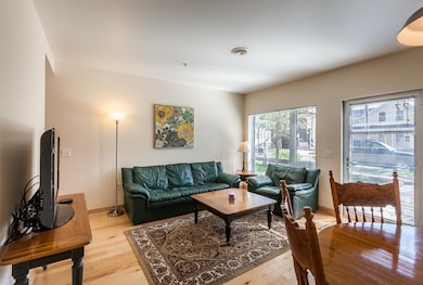 27 S Broom St unit 106, Madison, WI 53703 - photo 4