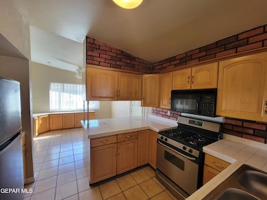 10416 Lambda Dr, El Paso, TX 79924 - photo 5