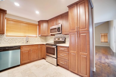 33787 Shylock Dr, Fremont, CA 94555 - photo 6