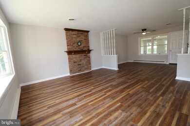 22116 Holiday Dr, Smithsburg, MD 21783 - photo 6