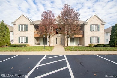 12249 S Crystal Waters Dr unit 6, Holland, MI 49424 - photo 2