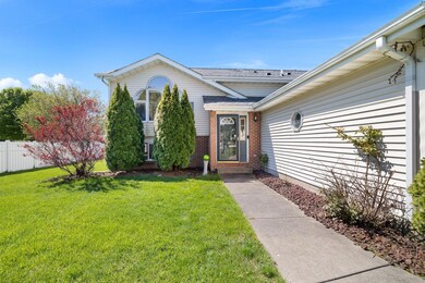 1249 Creekview Dr, Crown Point, IN 46307 - photo 2