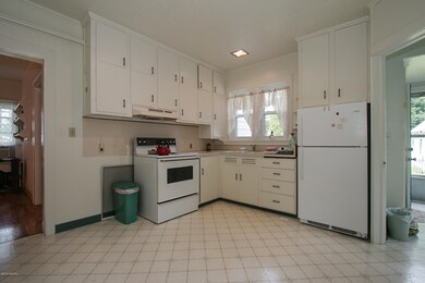 213 N Division St, Marshall, MI 49068 - photo 6