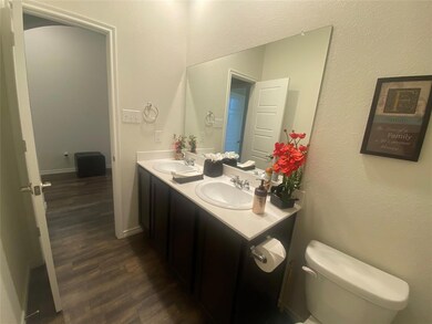 Bathroom 1 alternate view