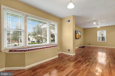 1927 Lewis Ave, Rockville, MD 20851 - photo 4