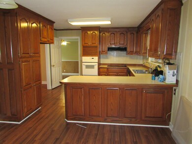 1704 3rd Ave, Manchester, TN 37355 - photo 3