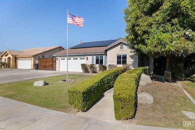 5510 Stillwater Dr, Bakersfield, CA 93313 - photo 4