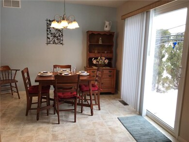 THE CHARMING BREAKFAST ROOM LEAVES ROOM TO EXPAND 