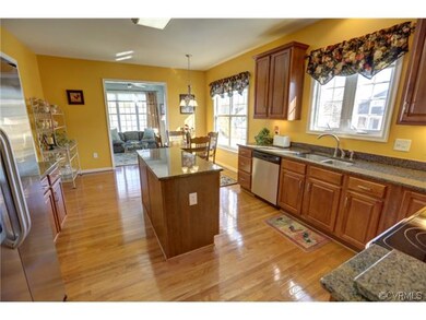 Large Eat In Kitchen with Island