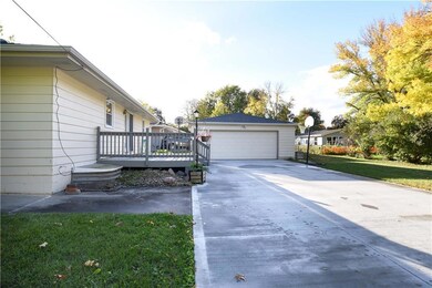 3205 Crestmoor Place, Des Moines, IA 50310 - photo 5