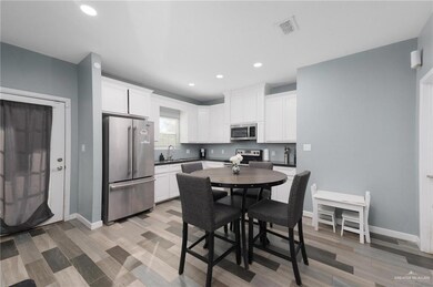 1112 Mezquite Dr, Alamo, TX 78516 - photo 5