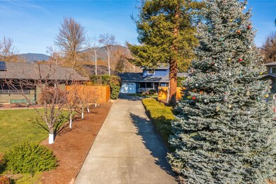 1609 NW Prospect Ave, Grants Pass, OR 97526 - photo 3