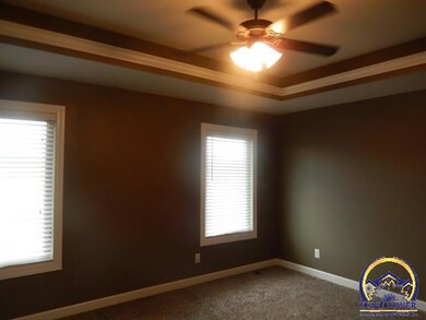 3609 NW Sterling Chase Ct, Topeka, KS 66618 - photo 5