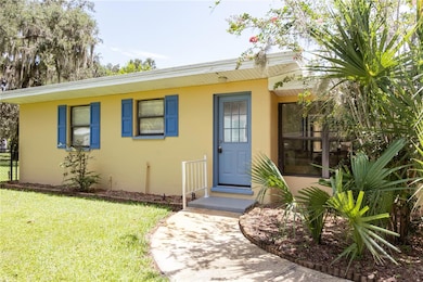 951 Cr 453, Lake Panasoffkee, FL 33538 - photo 4