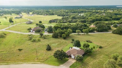 19007 White Bluff Dr, Whitney, TX 76692 - photo 3