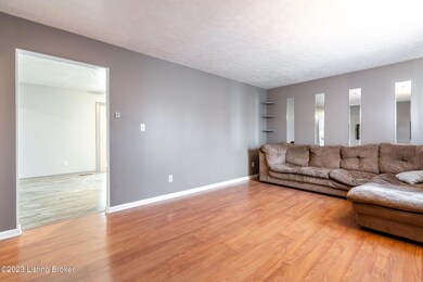 401 Dogwood Dr, Mount Washington, KY 40047 - photo 6