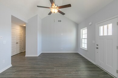 302 Mimosa Dr, Decherd, TN 37324 - photo 5