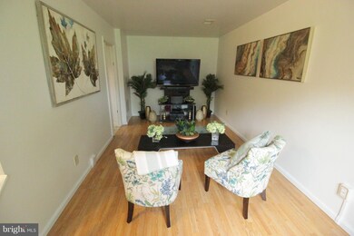 9771 Hagel Cir unit E, Lorton, VA 22079 - photo 3