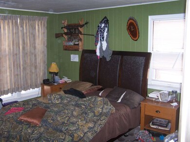 19 x 11, Carpet, Walk In Closet