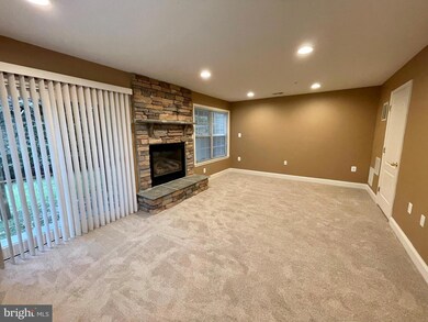 9122 Marlove Oaks Ln, Owings Mills, MD 21117 - photo 2