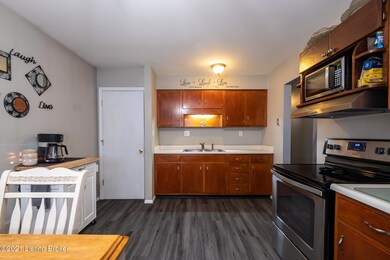 9224 Pagoda Dr, Louisville, KY 40229 - photo 7