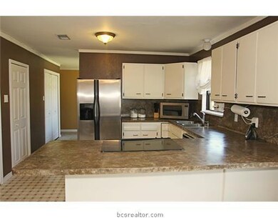 1403 Laura Ln unit CS, College Station, TX 77840 - photo 4