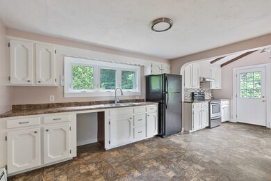 272 Mount Pleasant St, Athol, MA 01331 - photo 4