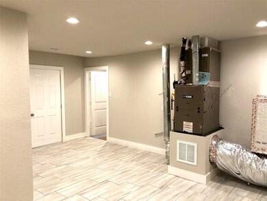 407 Plymouth St, Houston, TX 77022 - photo 7