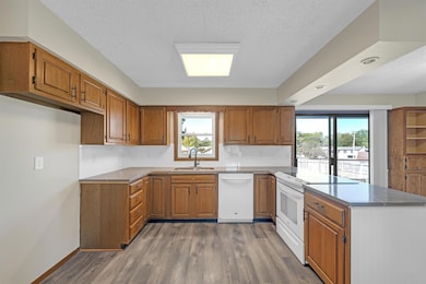 1107 S Meadowhaven Ln, Derby, KS 67037 - photo 6