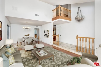 13031 Magnolia Blvd, Sherman Oaks, CA 91423 - photo 4