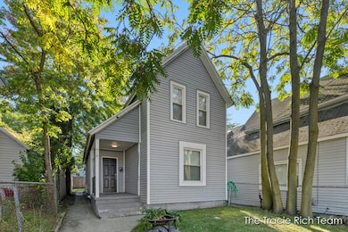 918 Lafayette Ave NE, Grand Rapids, MI 49503 - photo 2