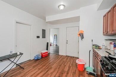16 Alexander St, Newark, NJ 07106 - photo 6