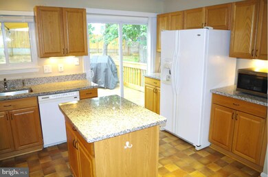 1070 Berkley Dr, Sykesville, MD 21784 - photo 6