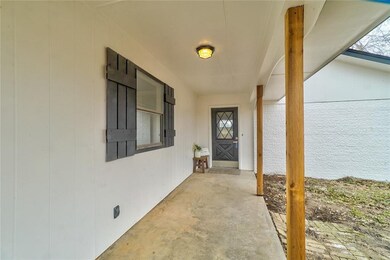 40203 Garretts Lake Rd, Shawnee, OK 74804 - photo 2