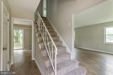 12203 Fleming Ln, Bowie, MD 20715 - photo 3