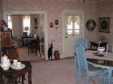 613 NW B St, Grants Pass, OR 97526 - photo 5