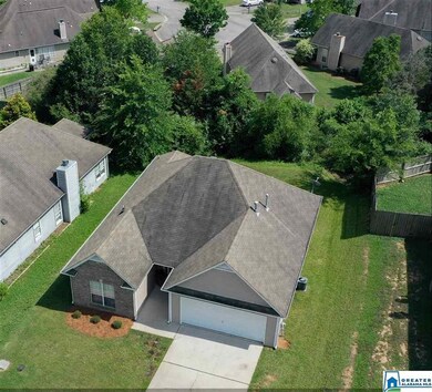 447 Camden Cove Cir, Calera, AL 35040 - photo 3