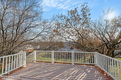 30-web-or-mls-11-hampton-st