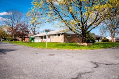Corner lot at intersection of Roosevelt and Belmon