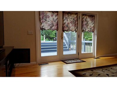 Den/Family/Great Room. Beautiful hardwoods, lots o