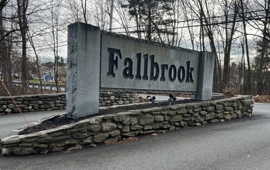 36 Meadow Pond Dr unit C, Leominster, MA 01453 - photo 2