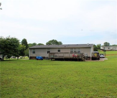 119 Sweetwater Dr, Statesville, NC 28625 - photo 3