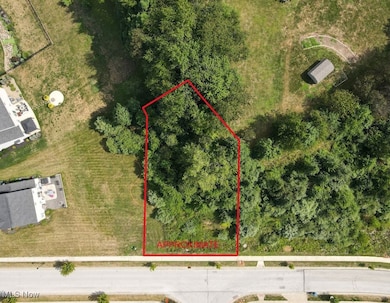 2771 Superior Dr, Uniontown, OH 44685 - photo 2