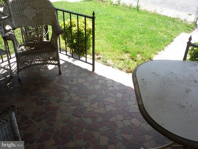 811 Mount Holly St, Baltimore, MD 21229 - photo 2