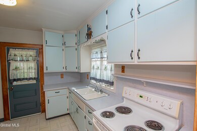 530 Mohawk Ave, Schenectady, NY 12302 - photo 4